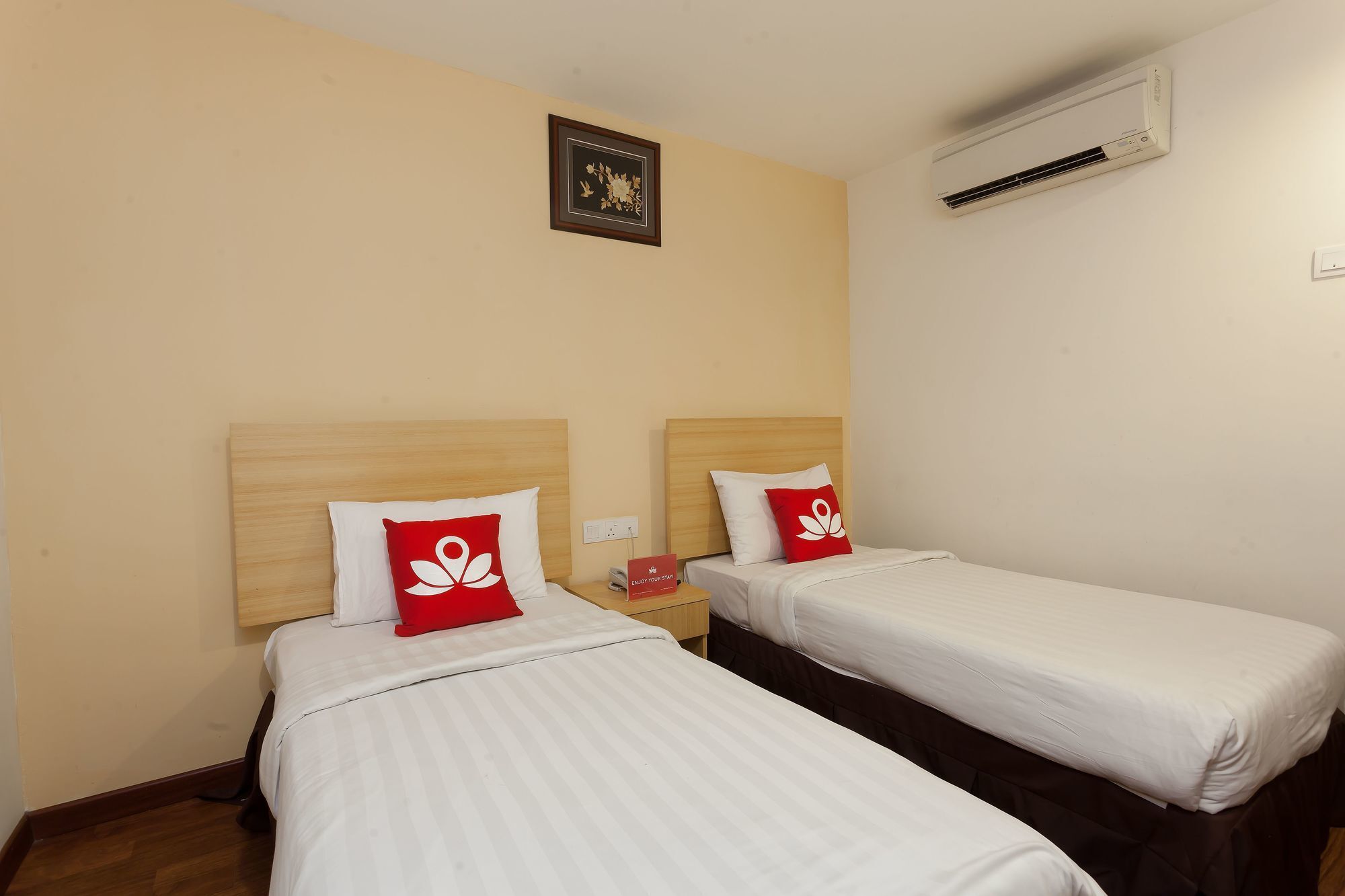 Zen Rooms Opposite Ymca Kuala Lumpur Esterno foto